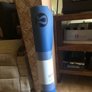 Lululemon Yoga mat NWT 3mm